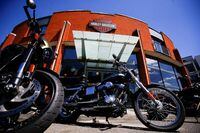 FILE PHOTO: Harley Davidson motorcycles are displayed for sale at a showroom in London, Britain, June 22 2018. REUTERS/Henry Nicholls/File Photo
