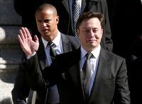 Tesla CEO Elon Musk leaves Manhattan federal court after a hearing on his fraud settlement with the Securities and Exchange Commission (SEC) in New York City, U.S., April 4, 2019.  REUTERS/Shannon Stapleton/File Photo