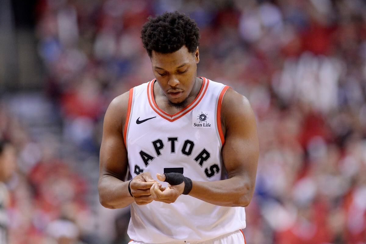 Kyle Lowry signs one-year, $31-million extension with Toronto Raptors.