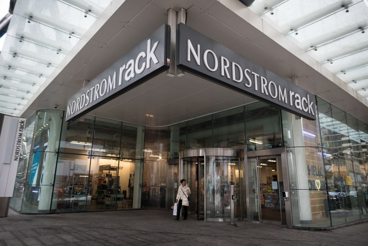 Los centros comerciales más grandes de Canadá están inundando a los inquilinos ancla a raíz de la partida de Nordstrom
