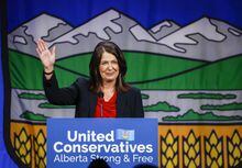 Danielle Smith celebrates after being chosen as the new leader of the United Conservative Party and next Alberta premier in Calgary, Alta., Thursday, Oct. 6, 2022.&nbsp;Smith says she will seek the seat of Brooks-Medicine Hat
in a byelection, even though she doesn't live in the area. THE CANADIAN PRESS/Jeff McIntosh