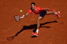 Tennis - French Open - Roland Garros, Paris, France - June 4, 2023 Serbia's Novak Djokovic in action during his fourth round match against Peru's Juan Pablo Varillas REUTERS/Kai Pfaffenbach     TPX IMAGES OF THE DAY
