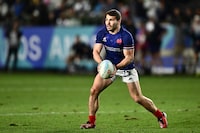 France's Antoine Dupont runs with the ball during the 2024 HSBC Rugby Sevens Los Angeles tournament final men's match between France and Great Britain at Dignity Health Sports Park in Carson, California on March 3, 2024. (Photo by Patrick T. Fallon / AFP) (Photo by PATRICK T. FALLON/AFP via Getty Images)