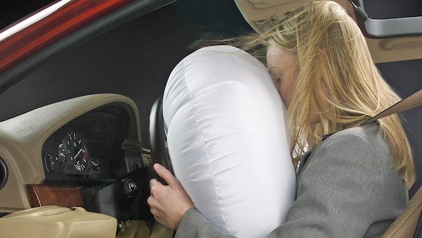 Airbag safety for short drivers - The Globe and Mail