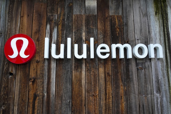 Lululemon shares sink on disappointing outlook, slowdown in U.S. business -  The Globe and Mail