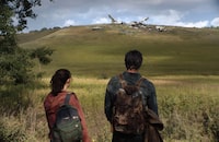 THE LAST OF US takes place 20 years after modern civilization has been destroyed. Joel (Pedro Pascal), a hardened survivor, is hired to smuggle Ellie (Bella Ramsey), a 14-year-old girl, out of an oppressive quarantine zone. What starts as a small job soon becomes a brutal and heartbreaking journey as they both must traverse the U.S. and depend on each other for survival. Credit: HBO / Crave