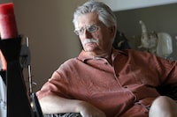 FILE - Fred Goldman, father of murder victim Ron Goldman, sits in his home in Peoria, Ariz., on May 20, 2014. Goldman, the executor of O.J. Simpson’s estate says he will work to prevent a payout of a $33.5 million judgment awarded by a California civil jury nearly three decades ago in a wrongful death lawsuit filed by the families of Simpson’s ex-wife Nicole Brown Simpson and her friend Ron Goldman. Simpson’s will was filed Friday, April 12, 2024, in a Clark County court in Nevada, naming his longtime lawyer, Malcolm LaVergne, as the executor. The document shows Simpson’s property was placed into a trust that was created this year. (AP Photo/Matt York, File)
