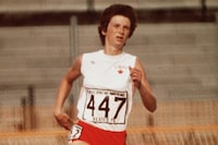 Athletics
1976 Montreal
(RW)
credit:  Canadian Olympic Committee