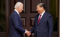 FILE PHOTO: U.S. President Joe Biden shakes hands with Chinese President Xi Jinping at Filoli estate on the sidelines of the Asia-Pacific Economic Cooperation (APEC) summit, in Woodside, California, U.S., November 15, 2023. REUTERS/Kevin Lamarque/File Photo