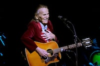 FILE PHOTO: Veteran Canadian singer and songwriter Gordon Lightfoot performs at the newly refurbished Massey Hall in Toronto, Ontario, Canada, November 25, 2021. REUTERS/Carlos Osorio/File Photo