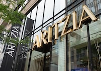 An Aritzia store is seen Tuesday, July 13, 2021 in Montreal. Aritzia Inc. says it had record quarterly revenue in its third quarter as it made gains company wide including notable growth in the U.S. and online.THE CANADIAN PRESS/Ryan Remiorz