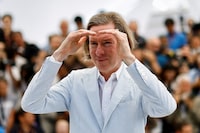 FILE PHOTO: The 76th Cannes Film Festival - Photocall for the film "Asteroid City" in competition - Cannes, France, May 24, 2023. Director Wes Anderson poses. REUTERS/Eric Gaillard/File Photo