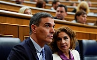 Spanish Prime Minister Pedro Sanchez and First Deputy Prime Minister Maria Jesus Montero attend a debate on the legislative proposal to grant amnesty to those involved in Catalonia's failed independence bid in 2017, in Madrid, Spain January 30, 2024. REUTERS/Ana Beltran