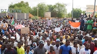 Anti-sanctions protestors gather in support of the putschist soldiers in the capital Niamey, Niger August 3, 2023. REUTERS/Balima Boureima NO RESALES. NO ARCHIVES