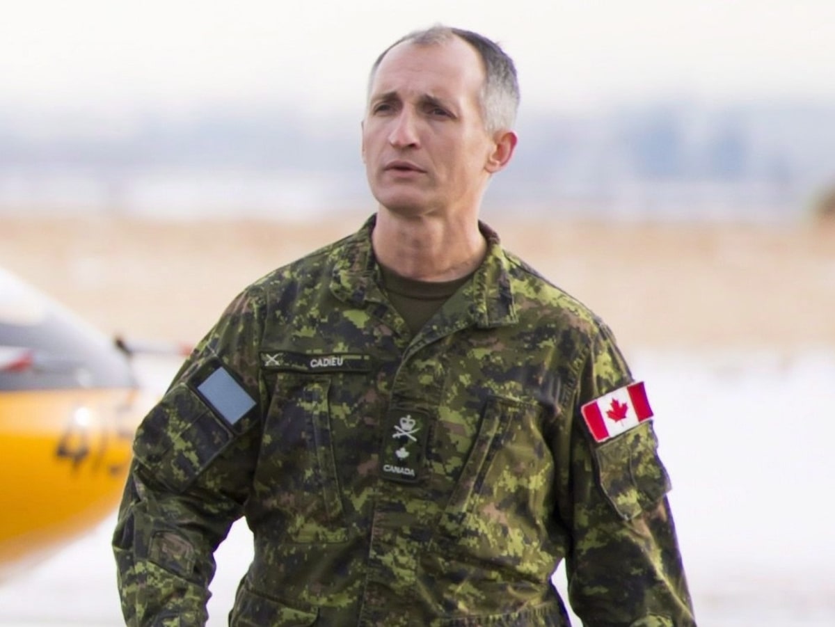 Сбежавший генерал. Генерал Кадиер. Генерал Тревор Кадье в Мариуполе. Генерал канадской армии. Кадье генерал Канада.