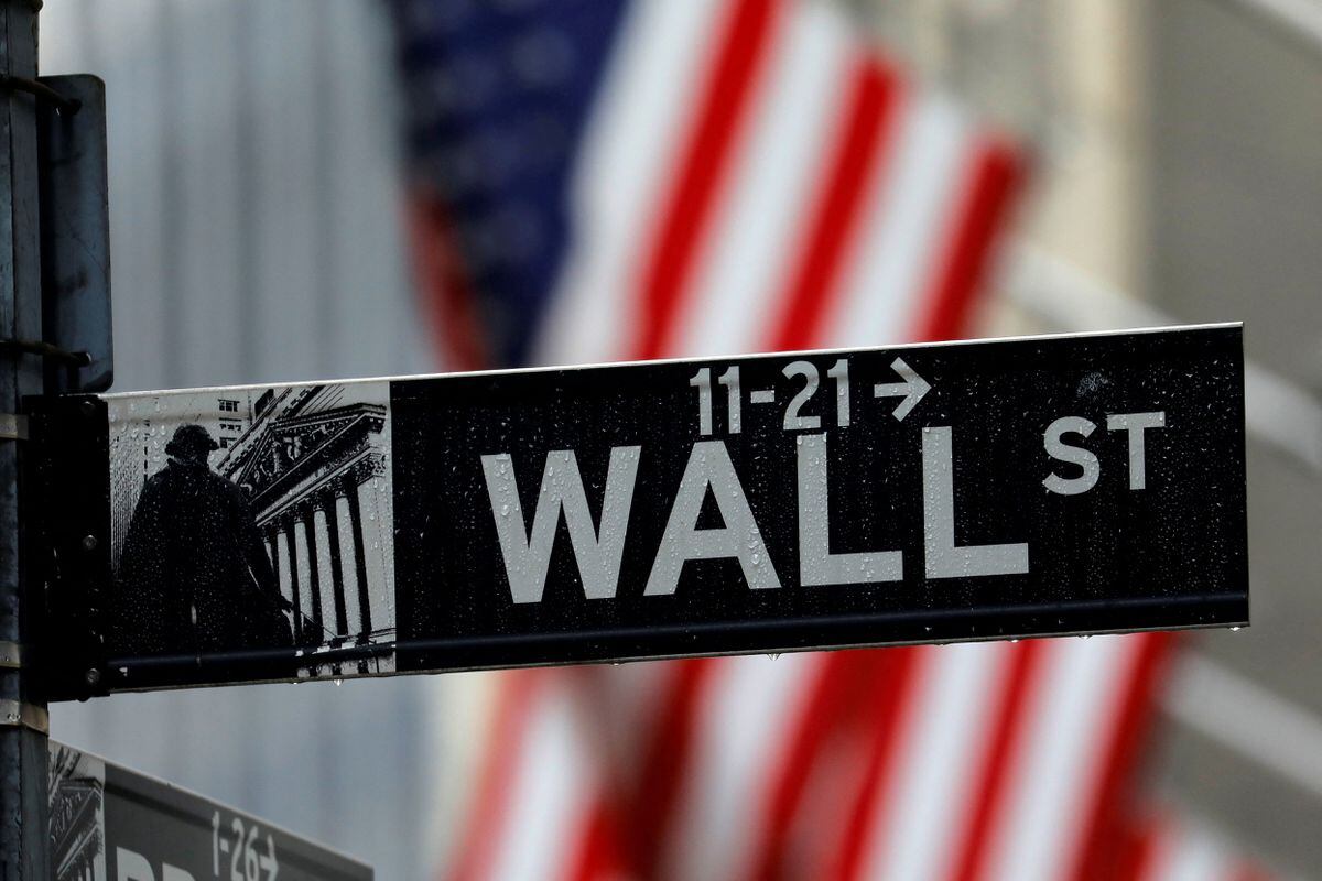 Wall Street foresees a rosy six months. Corporate America isn’t so sure