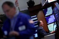 Traders work on the floor of the New York Stock Exchange (NYSE) in New York City, U.S., September 28, 2023.  REUTERS/Brendan McDermid