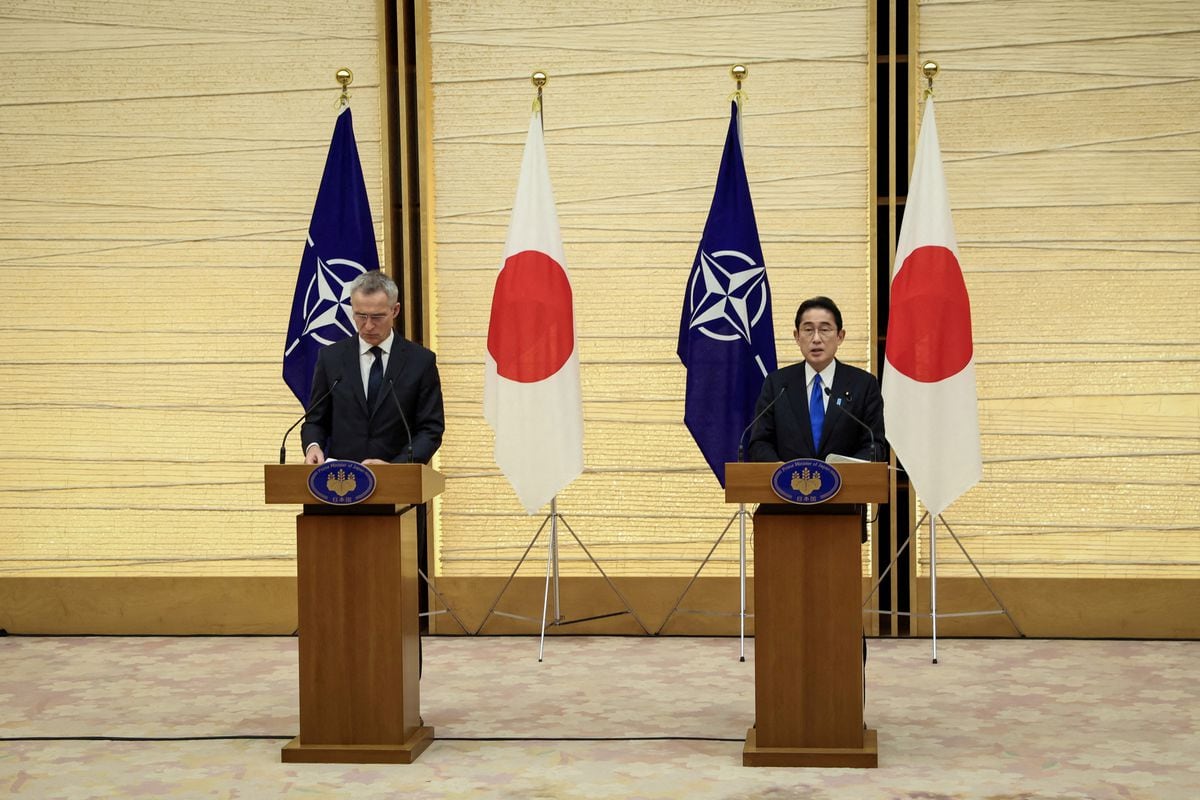 Premier Japonii udaje się do NATO, aby ostrzec przed zagrożeniami w Azji Wschodniej